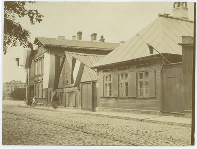 Rozenkranco gatvės mediniai namai XX a. pradžioje. Viename jų galėjo gyventi Jonas Jablonskis. Talino miesto muziejaus kolekcija, TLM, f. 2831.