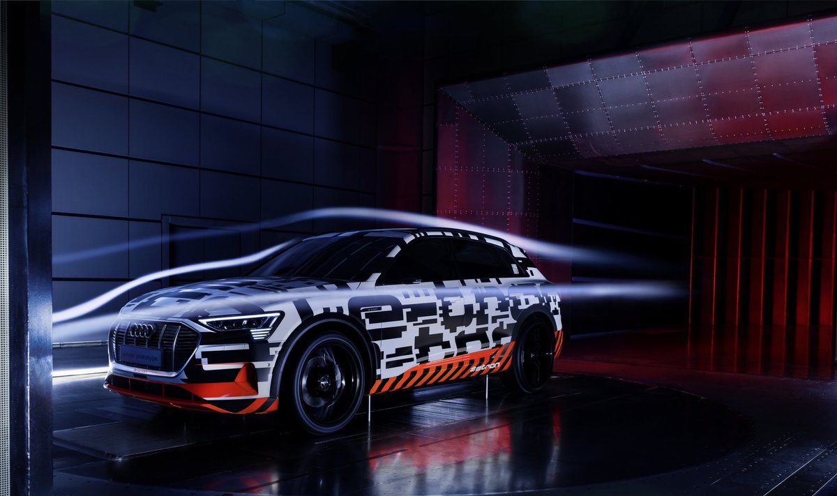 "Audi e-tron" bandymai