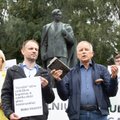 В Вильнюсе состоялся пикет против планов муниципалитета убрать памятник Цвирке