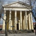 Vilniaus evangelikų reformatų bažnyčios laiptais virtę antkapiai bus iškelti