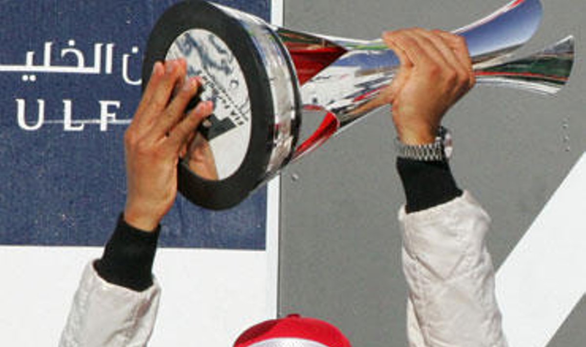 Lewis Hamilton ("McLaren") Bahreino GP užėmė 2 vietą