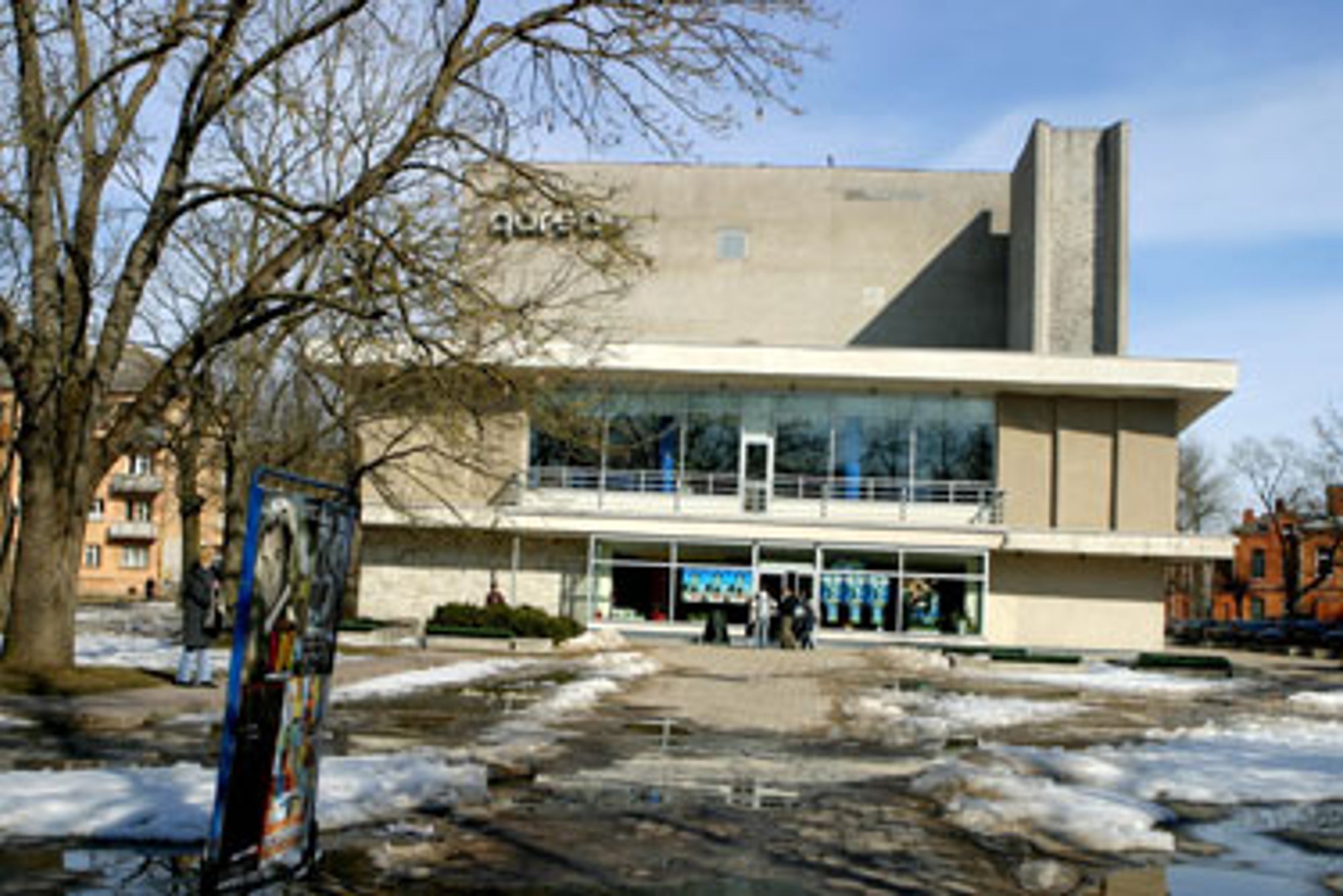 Elitinis Panev io Kino Teatras B ti Ar Ne Delfi Veidai