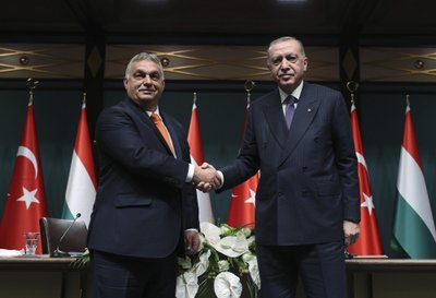 Turkijos prezidentas Recepas Tayyipas Erdoganas ir Vengrijos premjeras Viktoras Orbanas