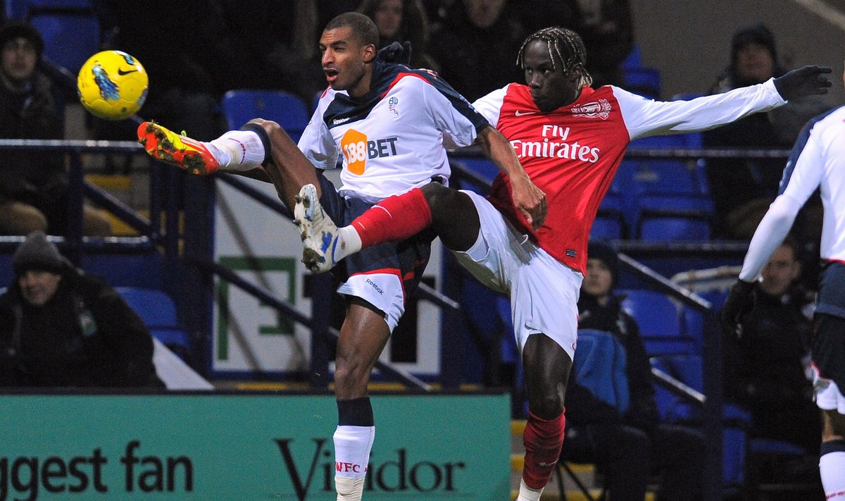 Davidas N'Gogas ("Bolton", kairėje) ir Bacary Sagna ("Arsenal")