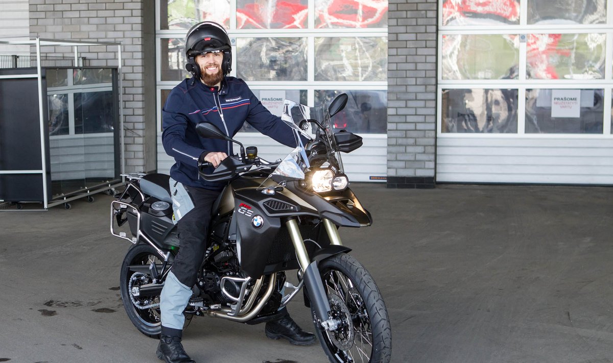 T. Gelžinis leisis į kelionę aplink pasaulį BMW motociklu