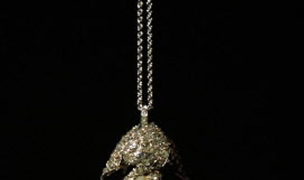 Vienas iš didžiausių pasaulyje perlų, sveriantis 302,68 gr. Anksčiau priklausęs Prancūzijos karališkajai šeimai, po to - Rusijos Jusupovų šeimai šis perlas bus parduotas aukcione, tikimasi už 437.000-582.000 eurų.