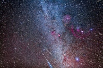 Geminidų meteorų lietus ir kometa apsimetantis asteroidas. VidaPress/NASA/ESA/D. Jewitt (UCLA) asociatyvi nuotr.