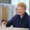 D. Grybauskaitė balsavimo kabinoje užtruko tik kelias sekundes