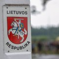 Rusai ir baltarusiai prašosi į Lietuvą: atmina dviračiu, atskrenda parasparniu, plėšo dokumentus