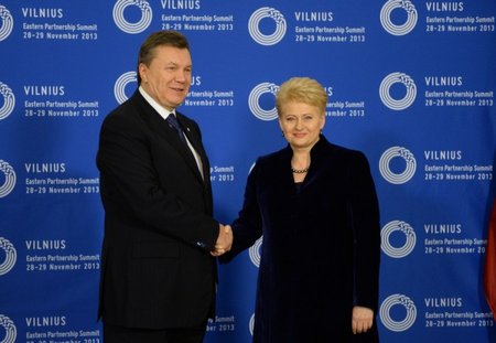 Viktoras Janukovičius, Dalia Grybauskaitė