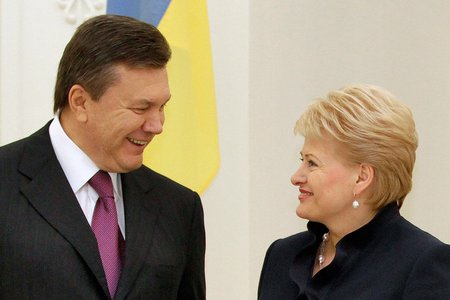 Viktoras Janukovyčius, Dalia Grybauskaitė