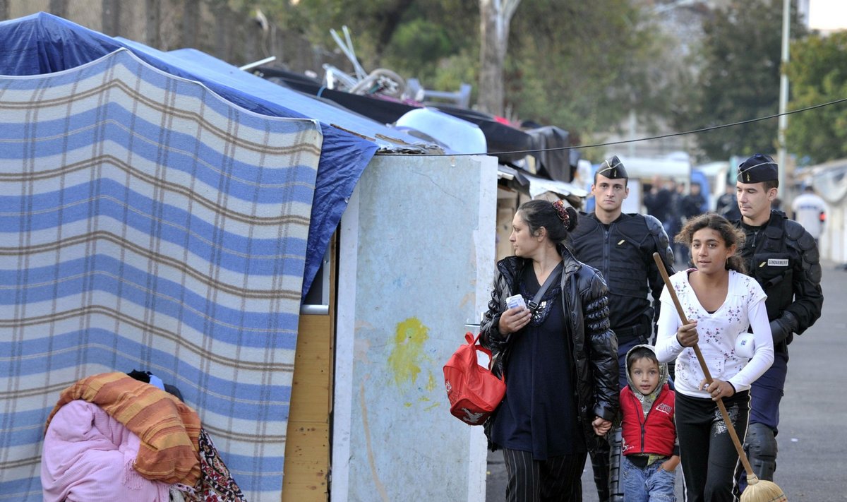 Prancūzijos policija iškeldina romus iš stovyklos