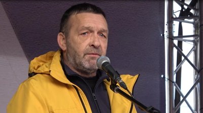 Фейк: с помощью вакцин уничтожат врачей, учителей, военных, а потом начнется война