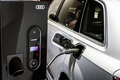 "Audi Q7 e‑tron quattro"