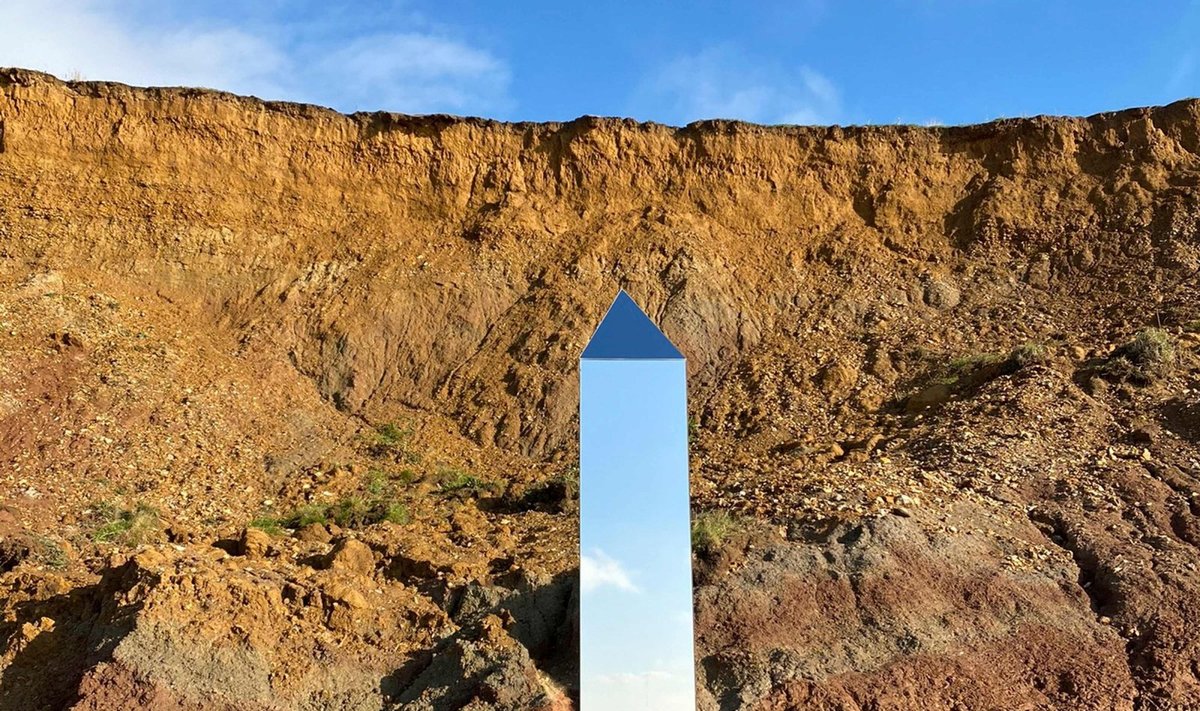 Britanijos Vaito saloje pastebėtas naujas paslaptingas obeliskas