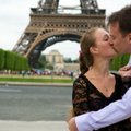 Paryžius maldauja turistų: „neberakinkite“ savo meilės