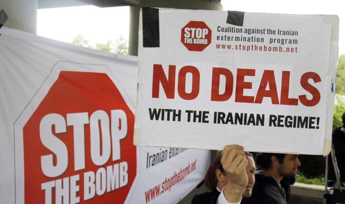 Plakatas prieš Irano branduolinę programą