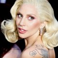 Dėkodama už gimtadienio sveikinimus, Lady Gaga parodė išvaizdos pokyčius: tapo tamsiaplauke