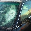 Klaipėdoje ugniagesio „Audi“ perėjoje partrenktas vyras užkrito ant automobilio