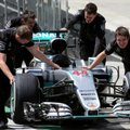 „Formulė-1“: ar lietus padės L. Hamiltonui aplenkti N. Rosbergą?