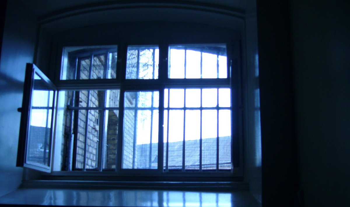 Kalėjimo langas