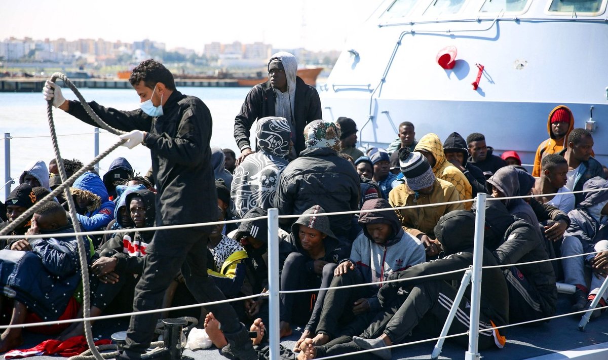 Libijos pareigūnai per dvi paras sulaikė apie tūkstantį į Europą vykusių migrantų