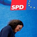 Atsistatydina Merkel koalicijos partnerės SPD lyderė