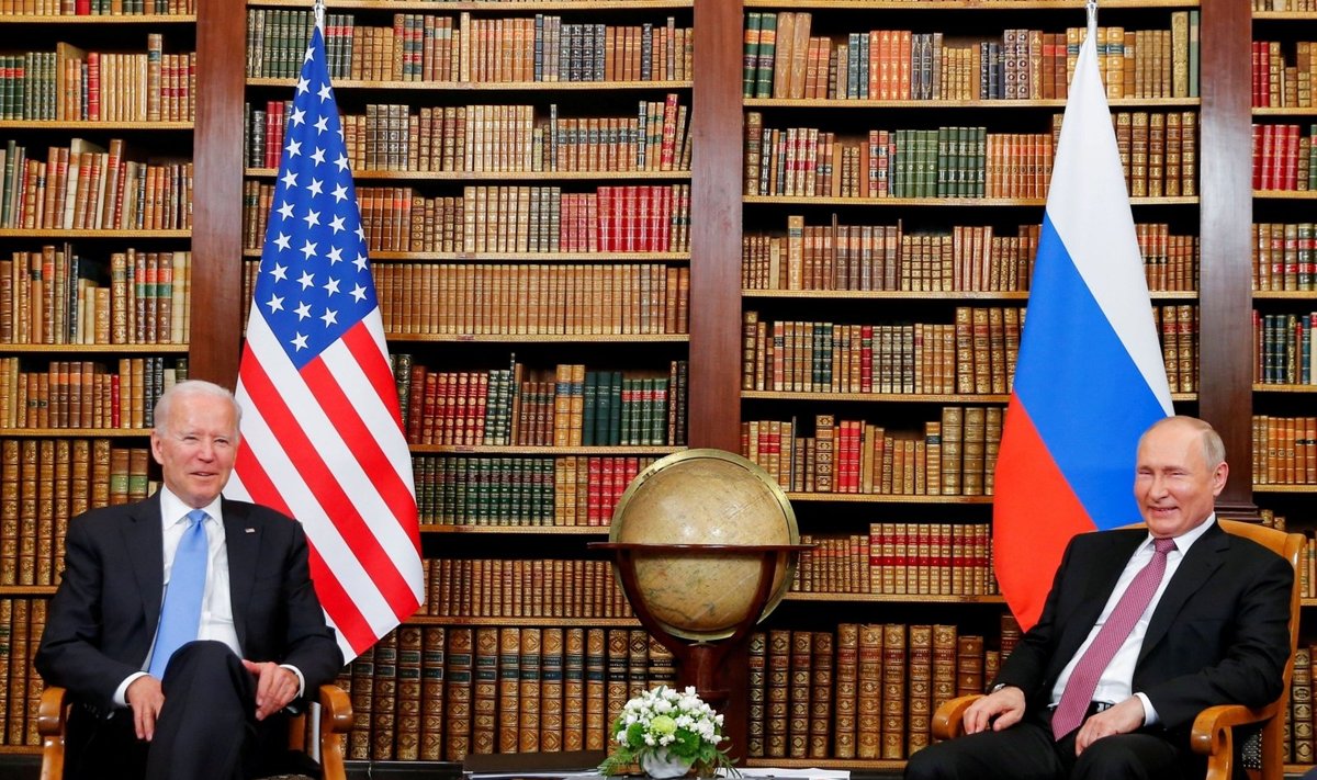 Joe Bidenas ir Vladimiras Putinas susitikime Ženevoje