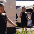 Penkiametė Kim Kardashian dukra maldos namuose nustebino daugelį: pasirodė su makiažu ir suknele be rankovių