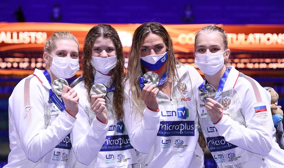 Rusijos moterų plaukimo estafetės komanda