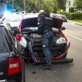 Vilniuje girto vairuotojo kelionė baigėsi smūgiu į kitą automobilį ir ligonine