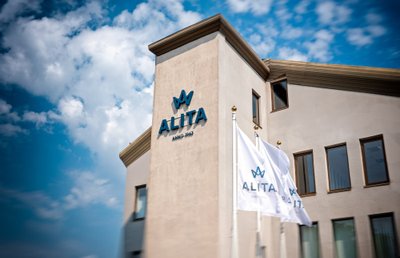 Alitos“ istorija pradedama skaičiuoti nuo 1963 m., kuomet Alytuje įkurtoje gamykloje pagamintas pirmasis vaisių vyno butelis