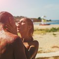 Porelė, mėgstanti sekso nuotykius, pasidalijo karšto apsilankymo nudistų paplūdimyje prisiminimais