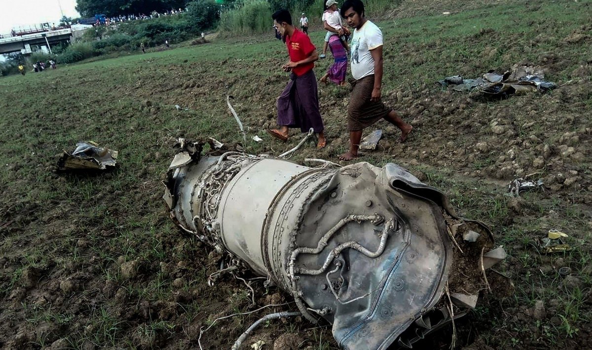 Mianmare per dvi aviacijos katastrofas žuvo du naikintuvų pilotai ir mergaitė