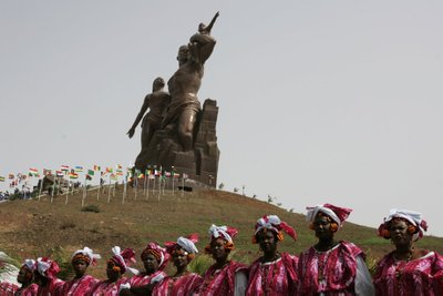  Senegalo Afrikos Renesenso monumentas