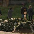 Dovana pradinukams – kapinės kaimynystėje