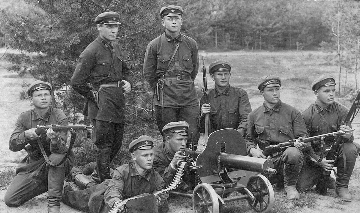 Rusai su maksimo kulkosvaidžiu. 1930-ieji