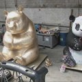 Prancūzų skulptorius pardavinės kinų verslininkams didžiules pandų skulptūras