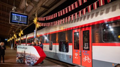 Po beveik 20 metų išvyko pirmasis traukinys iš Vilniaus į Rygą