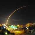 „SpaceX“ raketos pirmoji pakopa sėkmingai nusileido iškėlusi į orbitą palydovą