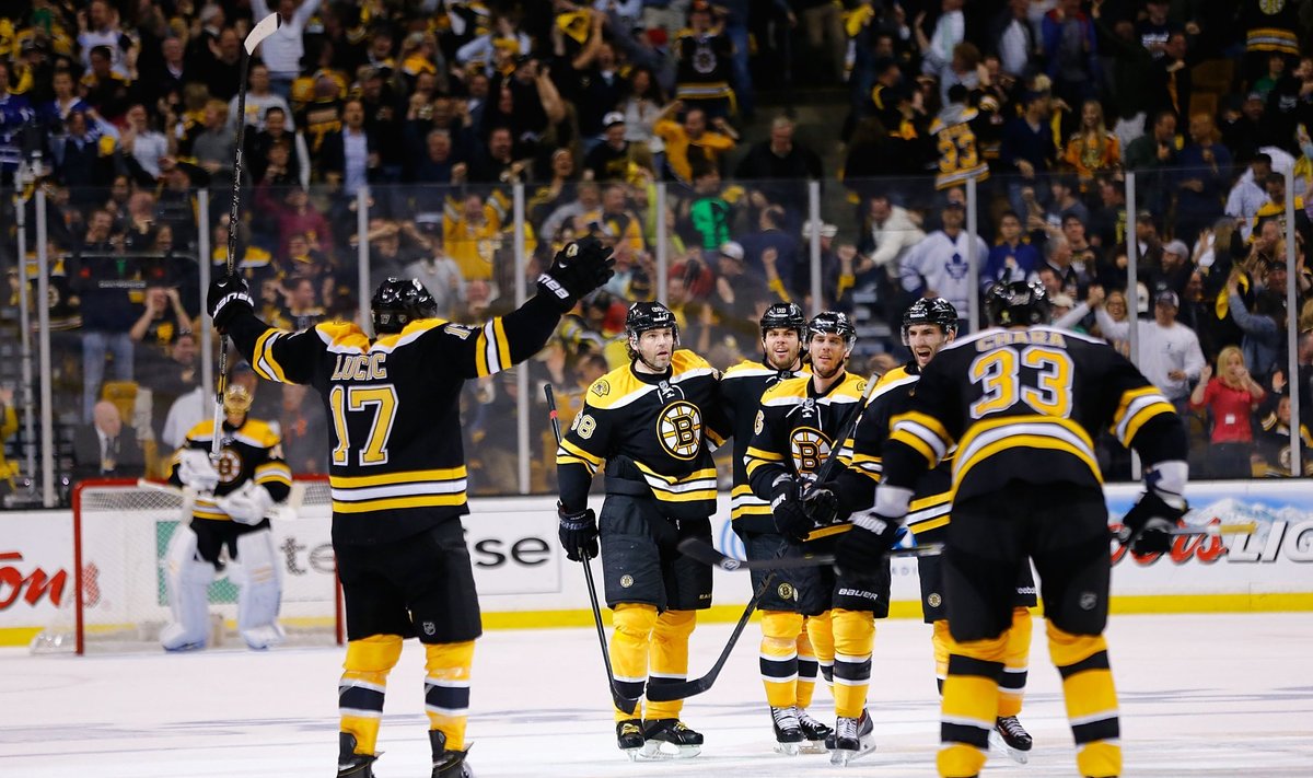" Bruins" ledo rituliniunkai džiaugiasi pergale 