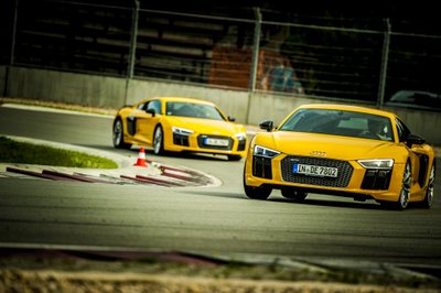 "Audi" vairavimo mokyklos renginys Bikerniekų trasoje