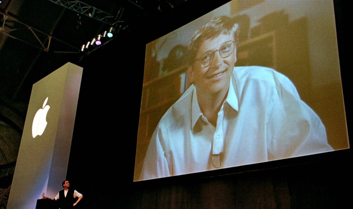 Vienas iš viešų Steve'o Jobso ir Billo Gateso pokalbių - tiesioginės transliacijos būdu