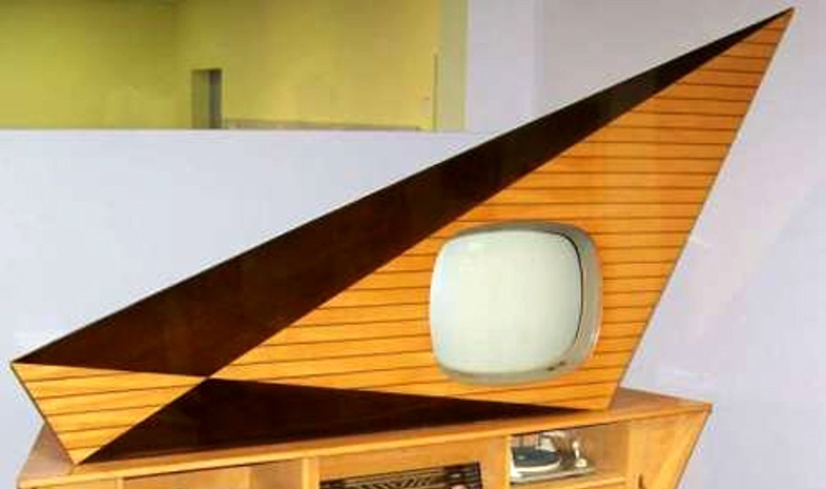 Išskirtinio dizaino "Kuba Komet" televizorius (gamintas nuo 1957 metų) į akis krito labiau nei bet kuris kitas televizorius ir buvo daugiau dizaino elementas, nei elektronikos įrenginys (The Invisible Agent nuotr.)