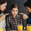 6 frazės, kurių tėvai neturėtų sakyti dukterims – vos pora žodžių gali padaryti neatitaisomą žalą