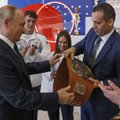 Bokso sporto akibrokštas: Rusijos ir Baltarusijos atstovai sugrįžta su vėliavomis ir himnais