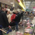 Valstybės atkūrimo dieną lietuviai šlavė Suvalkų parduotuvių lentynas