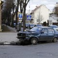 Avarija Kaune: du susidūrę automobiliai sumaitojo niekuo dėtos merginos mašiną