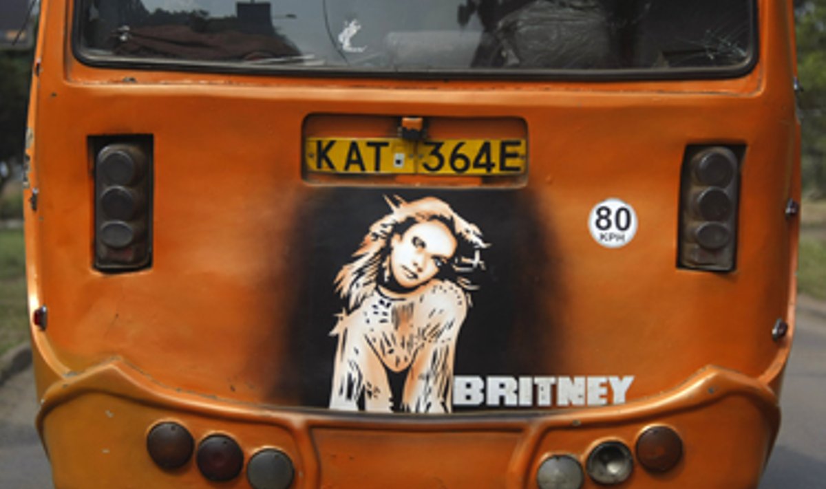 Piešinys ant autobuso su Britney Spears atvaizdu Nairobyje (Kenija)