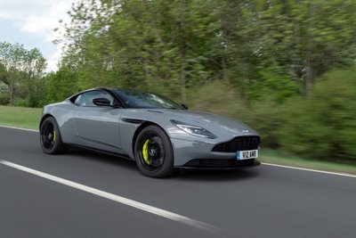 Šiuolaikinis Aston Martin DB11